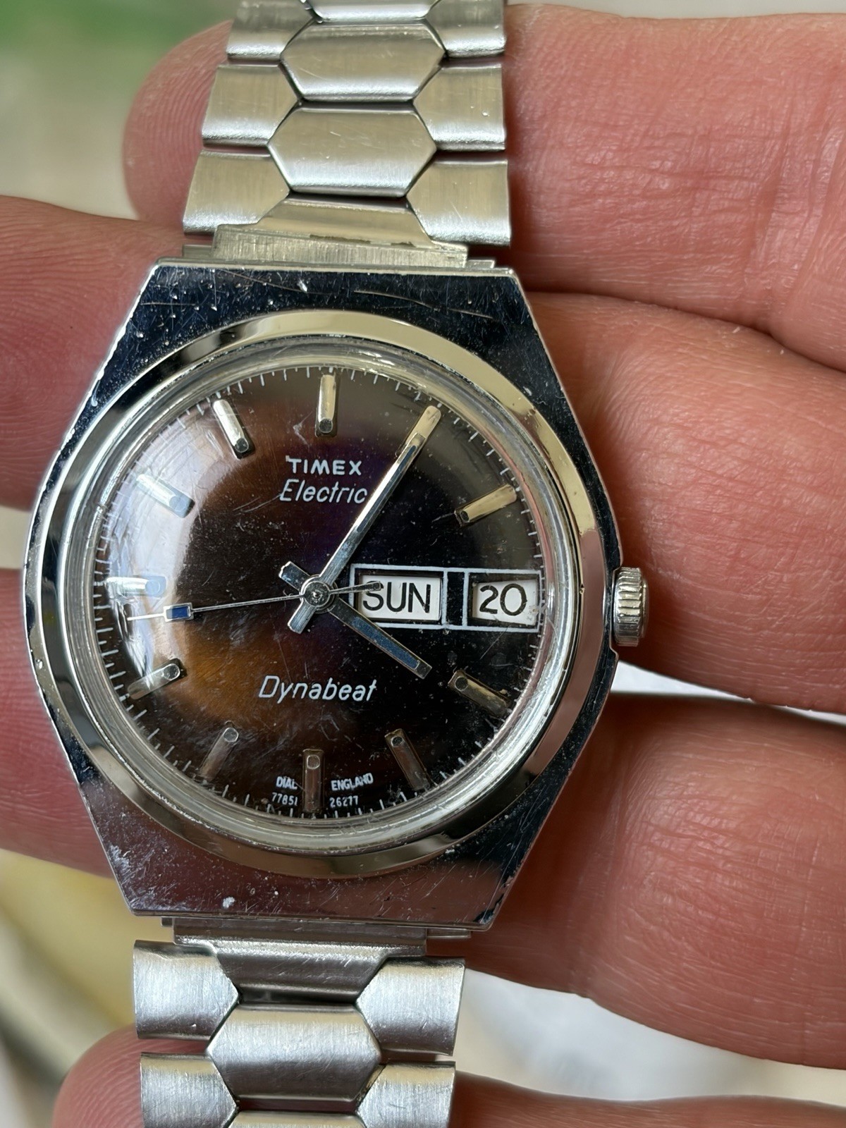 Vintage 1977 Timex Electric Dynabeat 26277 Maroon Dial Watch Runs