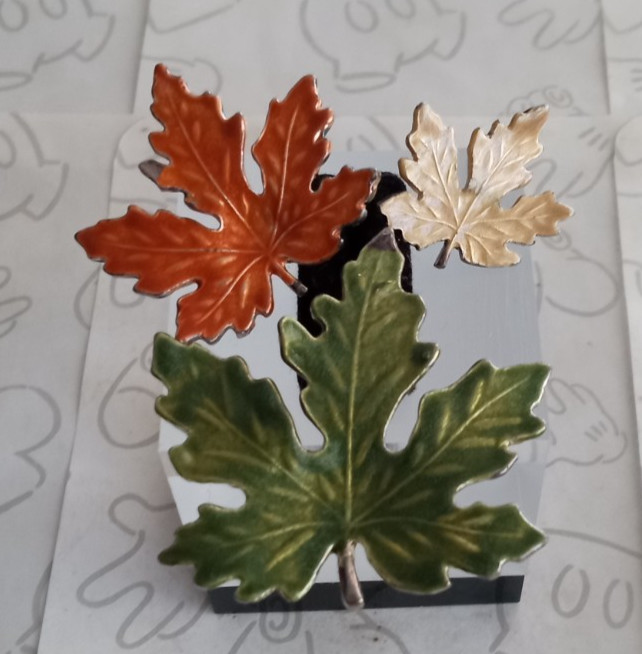 Maple Leaf Pin Brooch Set 3 Vintage KC Signed Green Orange Yellow Scatter Pins