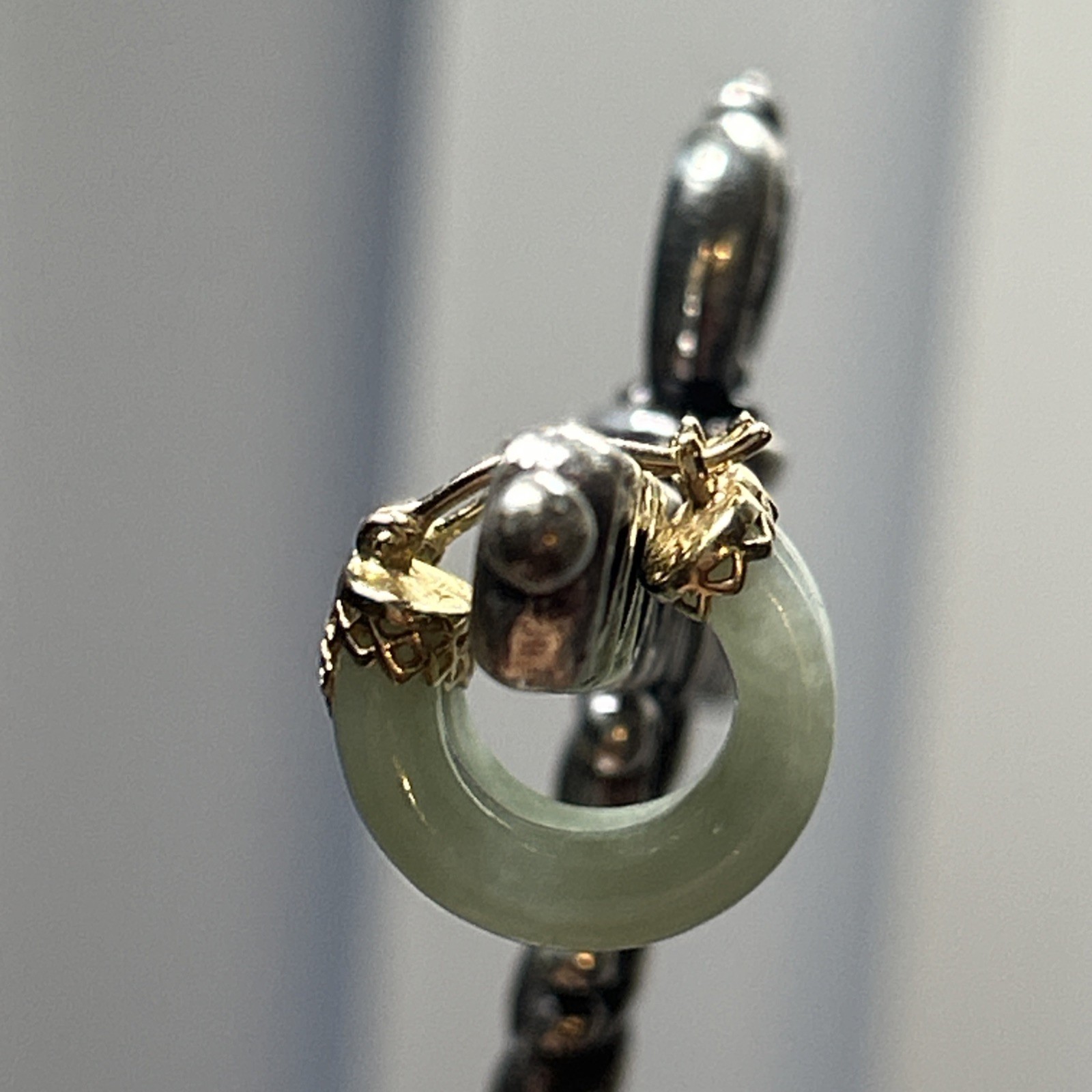 36. Vintage 14K Yellow Gold Light Green Jade Hoop Snap Earrings 17.4mm, 5.3g