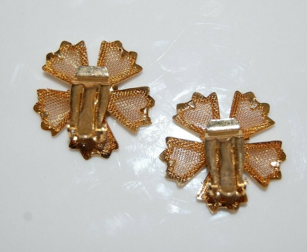 ELEGANT VTG COUTURE GOLDEN MESH FLOWER RAINBOW RHINESTONE STATEMENT CLIP EARRING