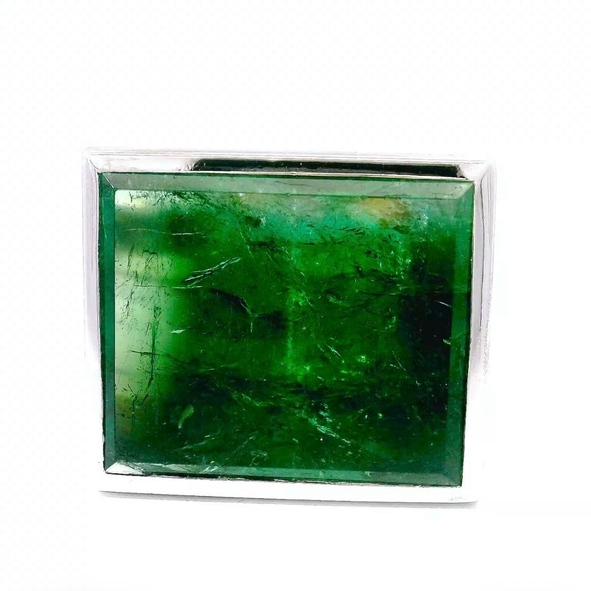 750 Tourmaline Ring in 18ct White Gold with Impressive Tourmaline