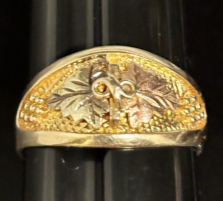 10k Yellow Gold Men’s Landstrom’s Black Hills Gold Tapered Band Ring Size 12