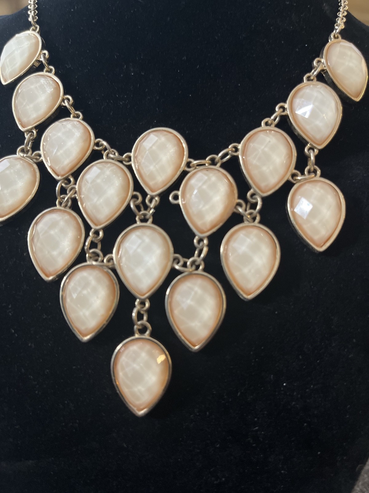 Cream champagne colored acrylic gem statement necklace in gold tone metal