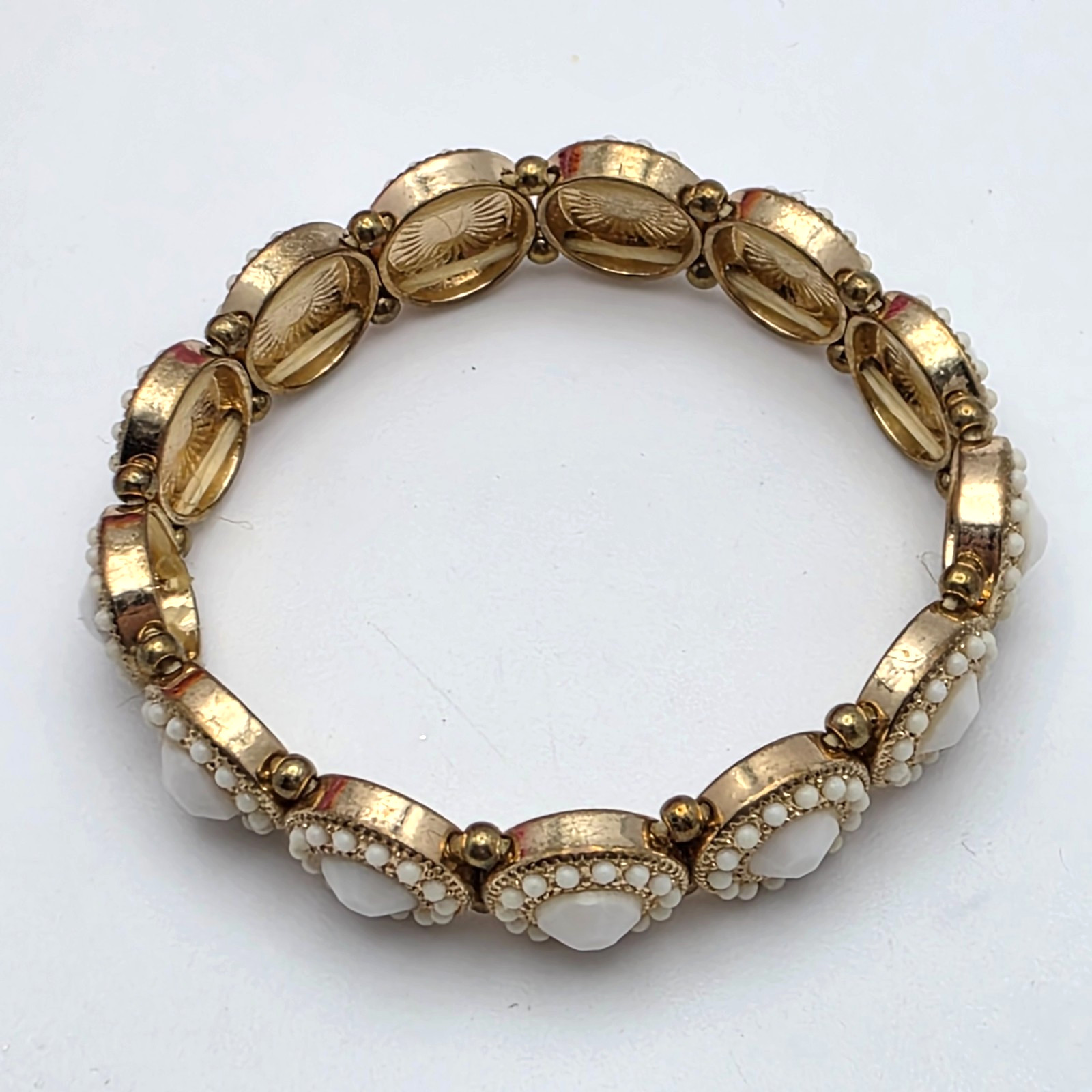 Gold Tone Flower Link Stretch Bracelet 6″ White Lucite Beads 12.7mm Wide