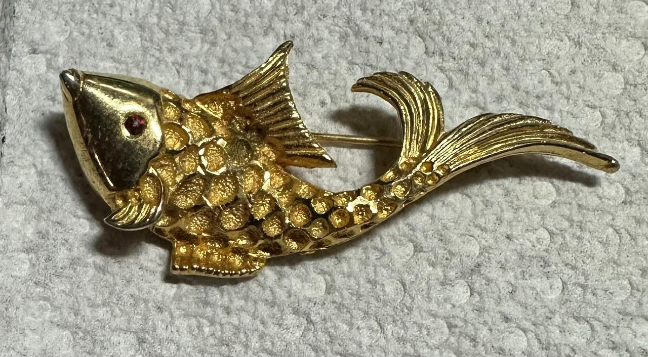 Vintage Coro Signed Gold Tone Koi Fish Brooch w/ Red Crystal Eye Estate