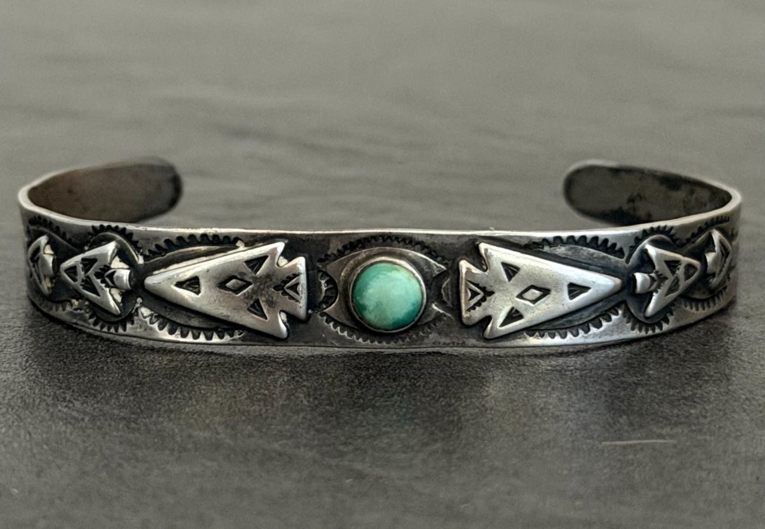 Vintage FRED HARVEY era Navajo ARROW HEAD Turquoise Silver Bracelet 6.6in