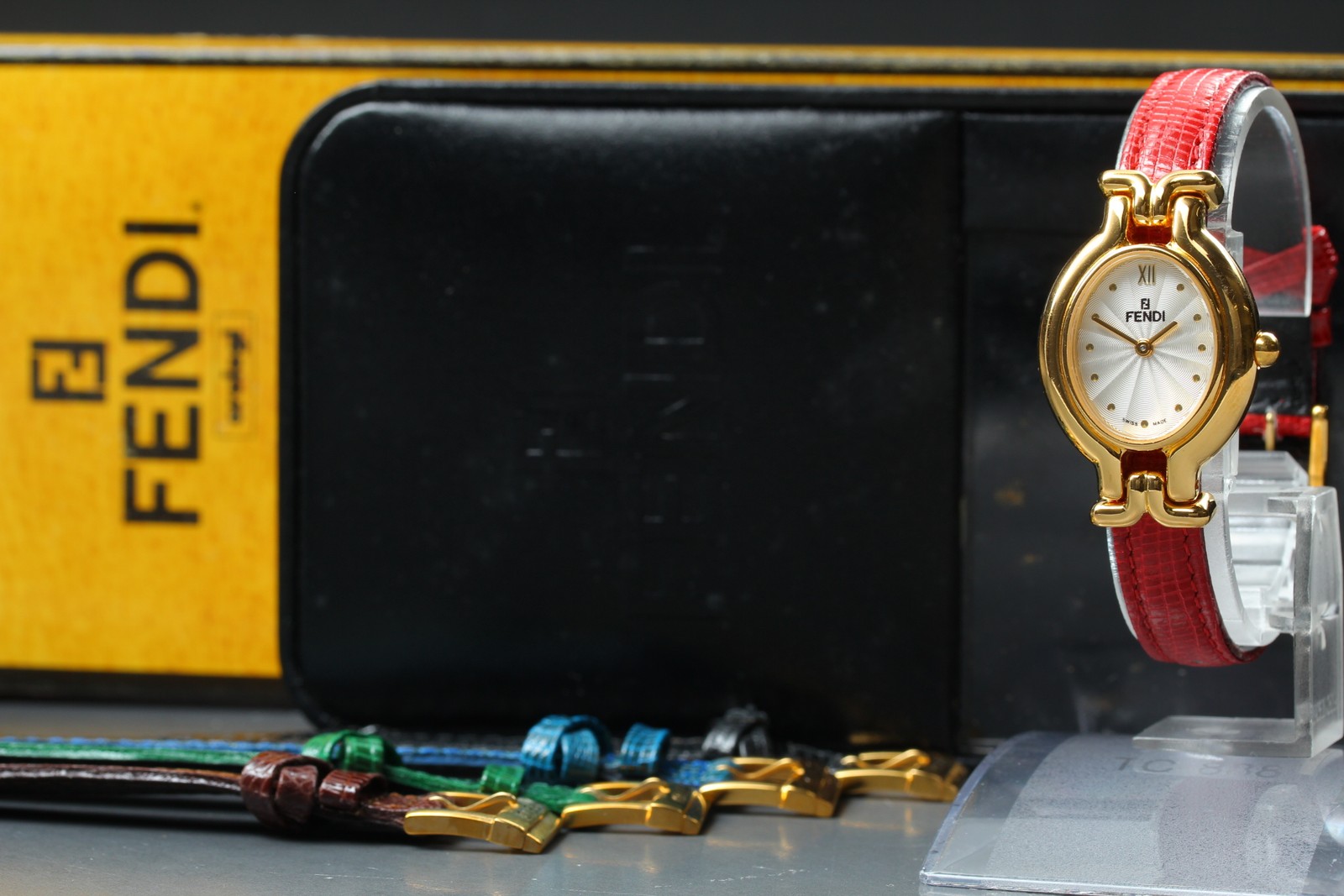 [Near MINT w/box] FENDI Chameleon 640L 5 Change Belts Quartz Ladies Watch JAPAN
