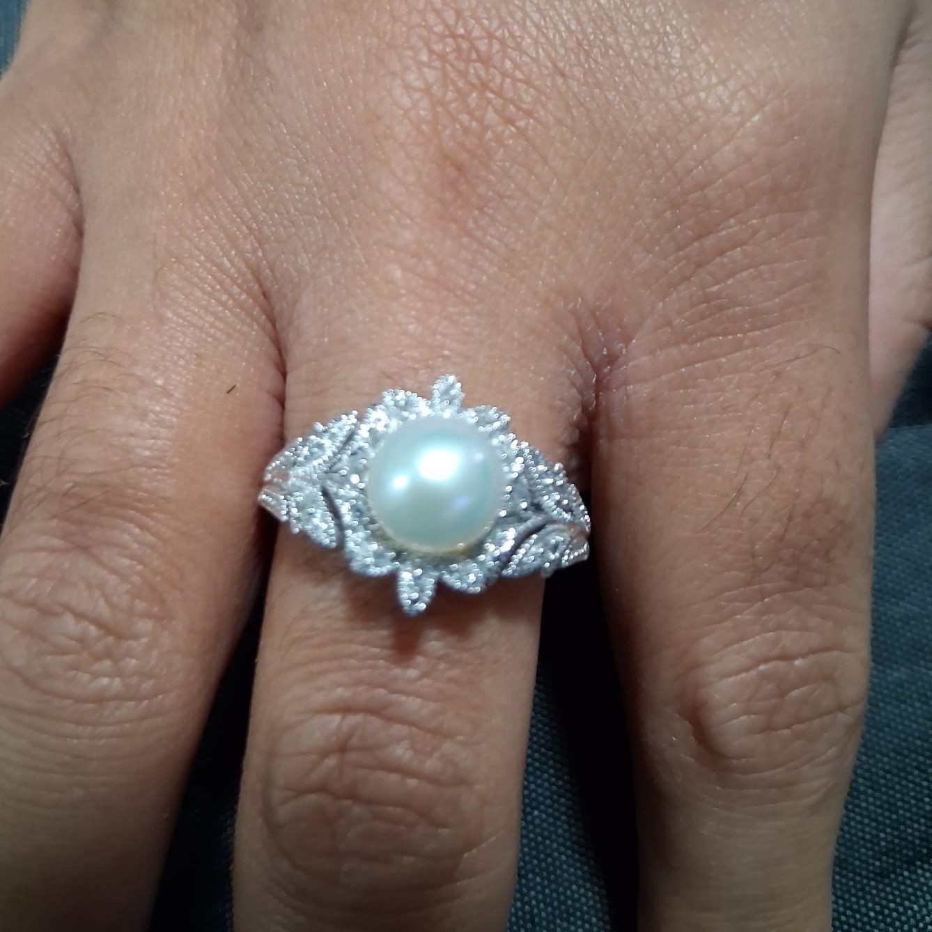 10K White Gold Pearl & Diamond Ring size 8.75
