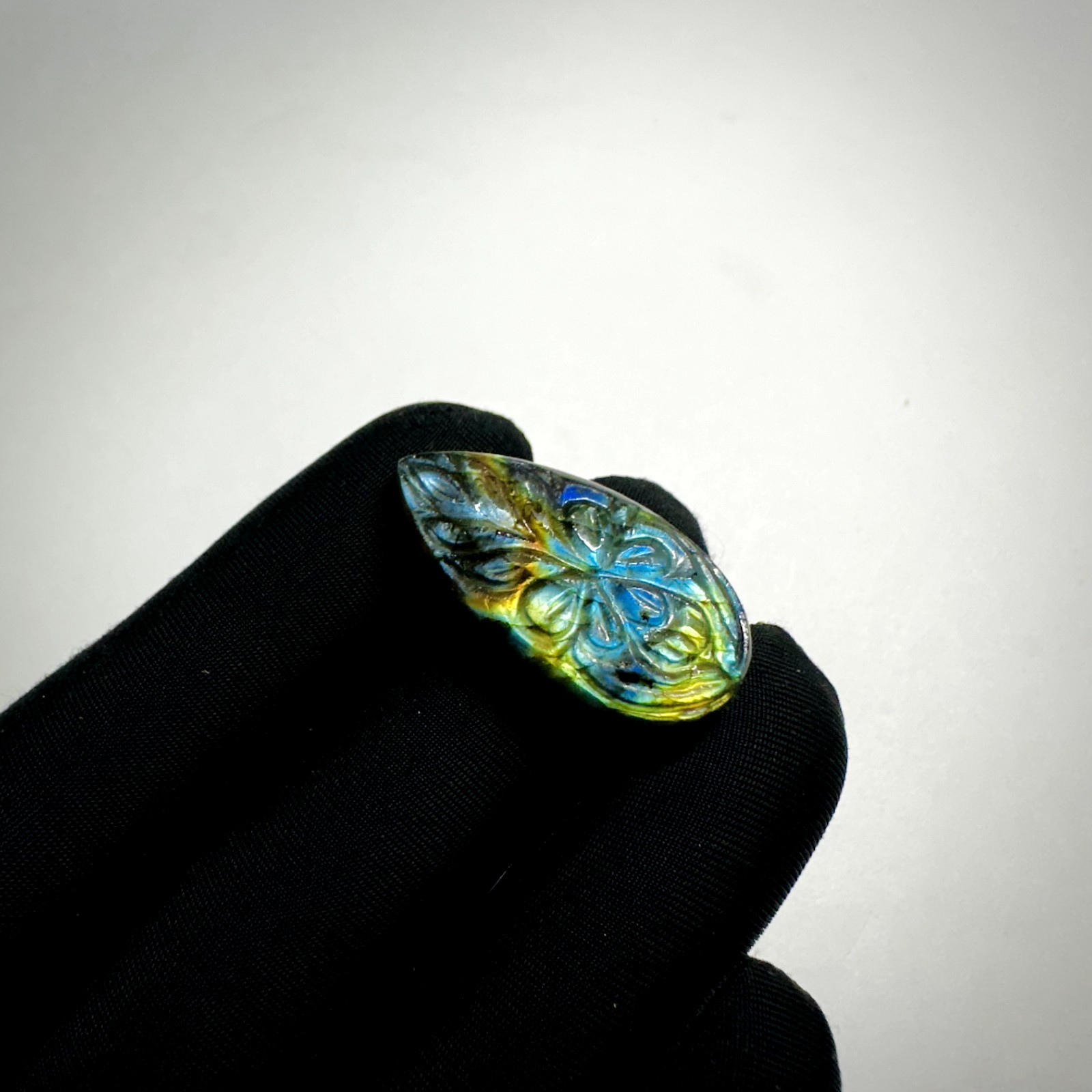 8x15x30mm Natural Labradorite Carved, Healing Crystal Jewelry Carved Labradorite