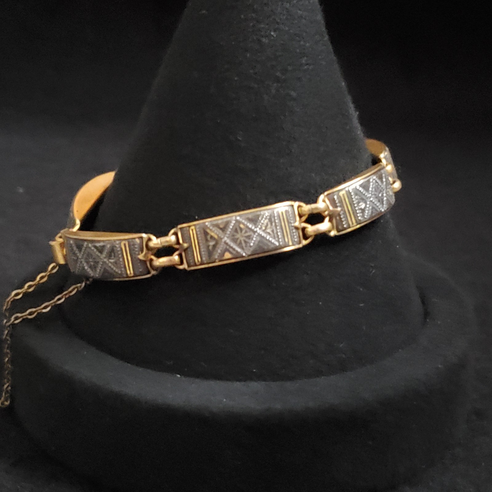 Vintage Damascene Bracelet Etched Gold Tone Paneled 6.5″