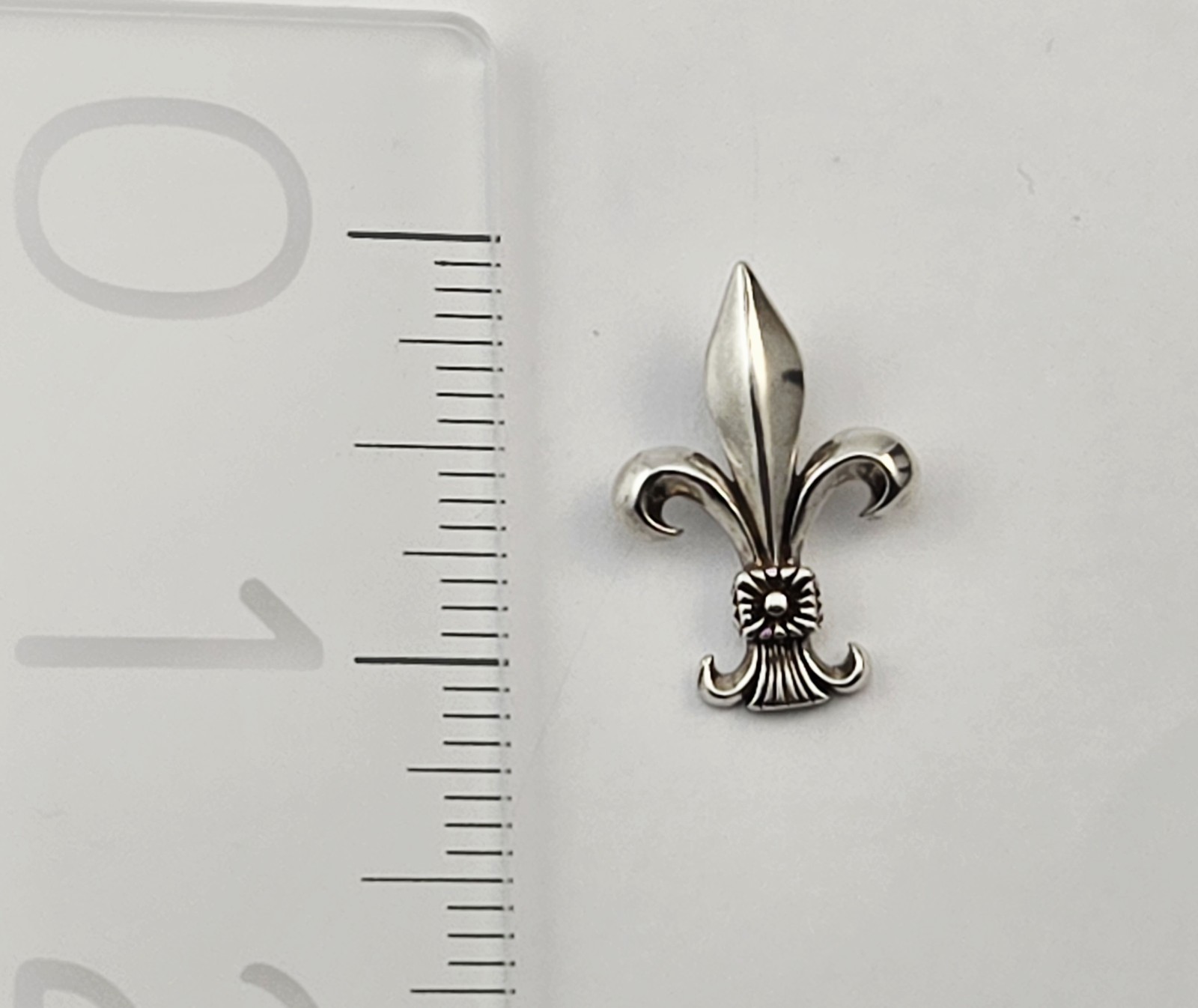 Vintage Sterling Silver Fleur de Lis Pendant Charm Symbol 925 – 3.0g