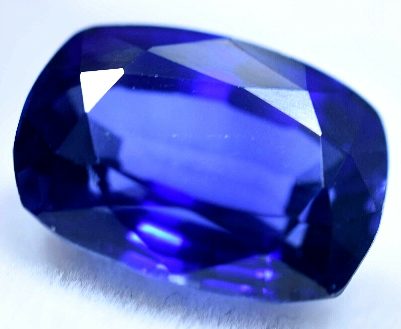 5.40 CTNatural california Benitoite GGL Certified Top Quality Treated Gem