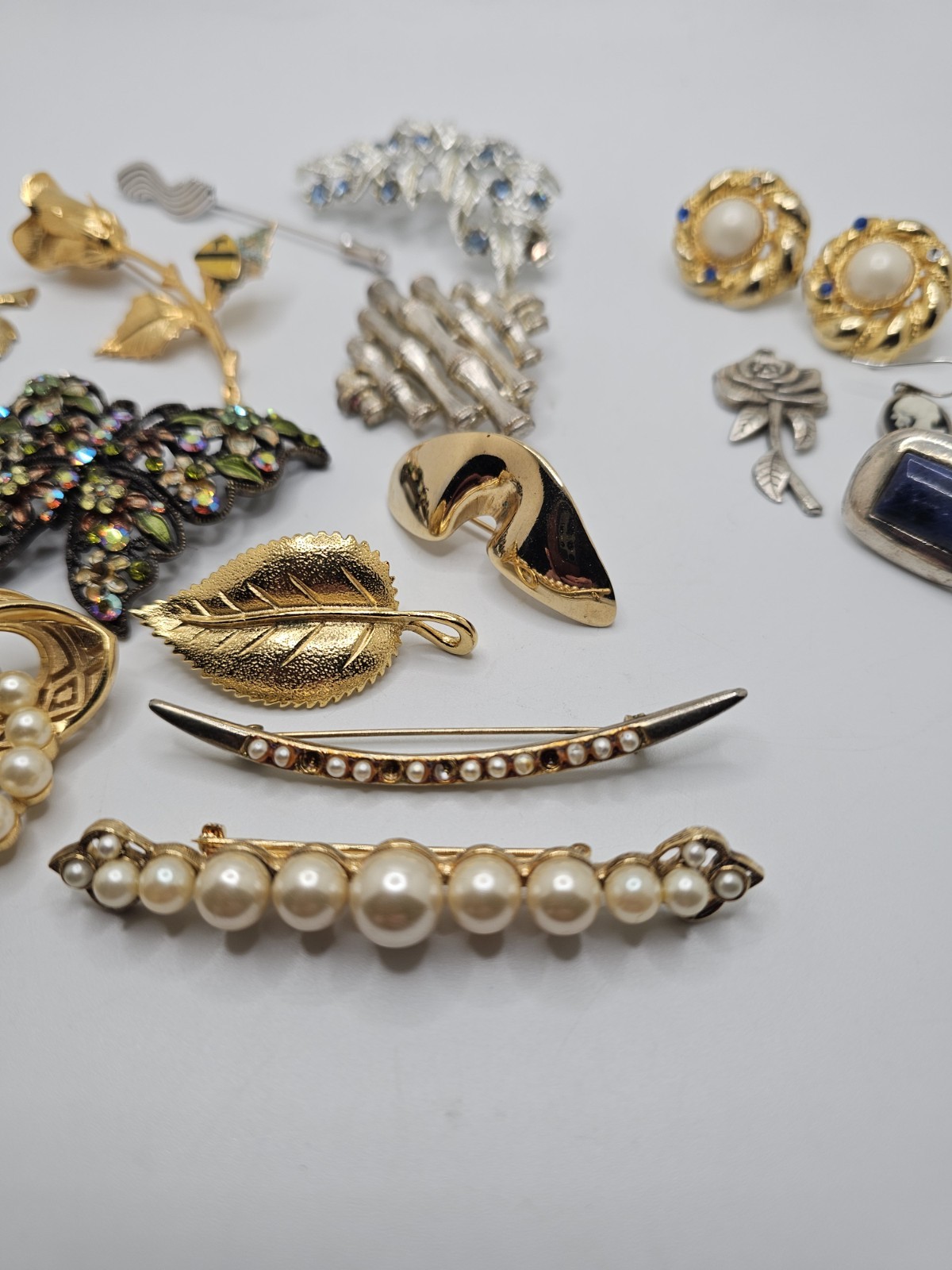 Vintage Junk Jewelry Brooch Earrings Lot