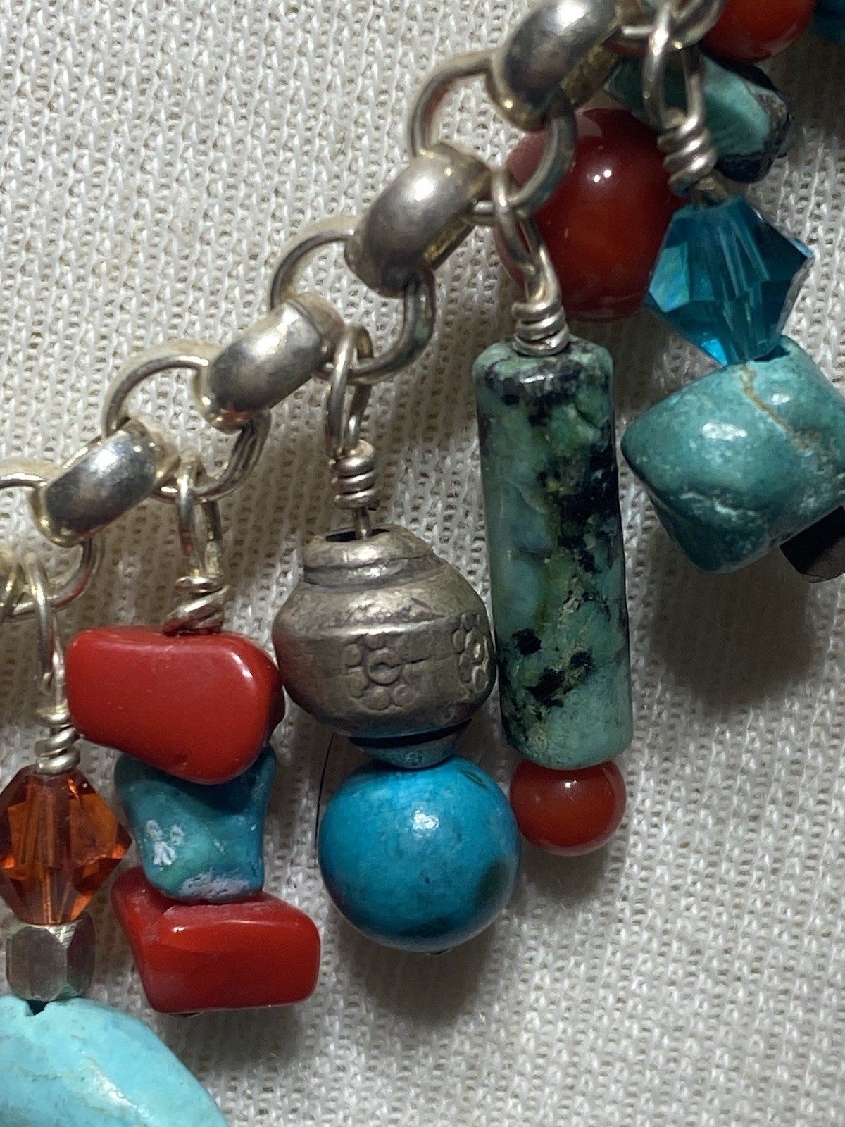 VINTAGE SOUTHWEST TURQUOISE & RED CORAL STERLING SILVER FEATHER CHARM NECKLACE