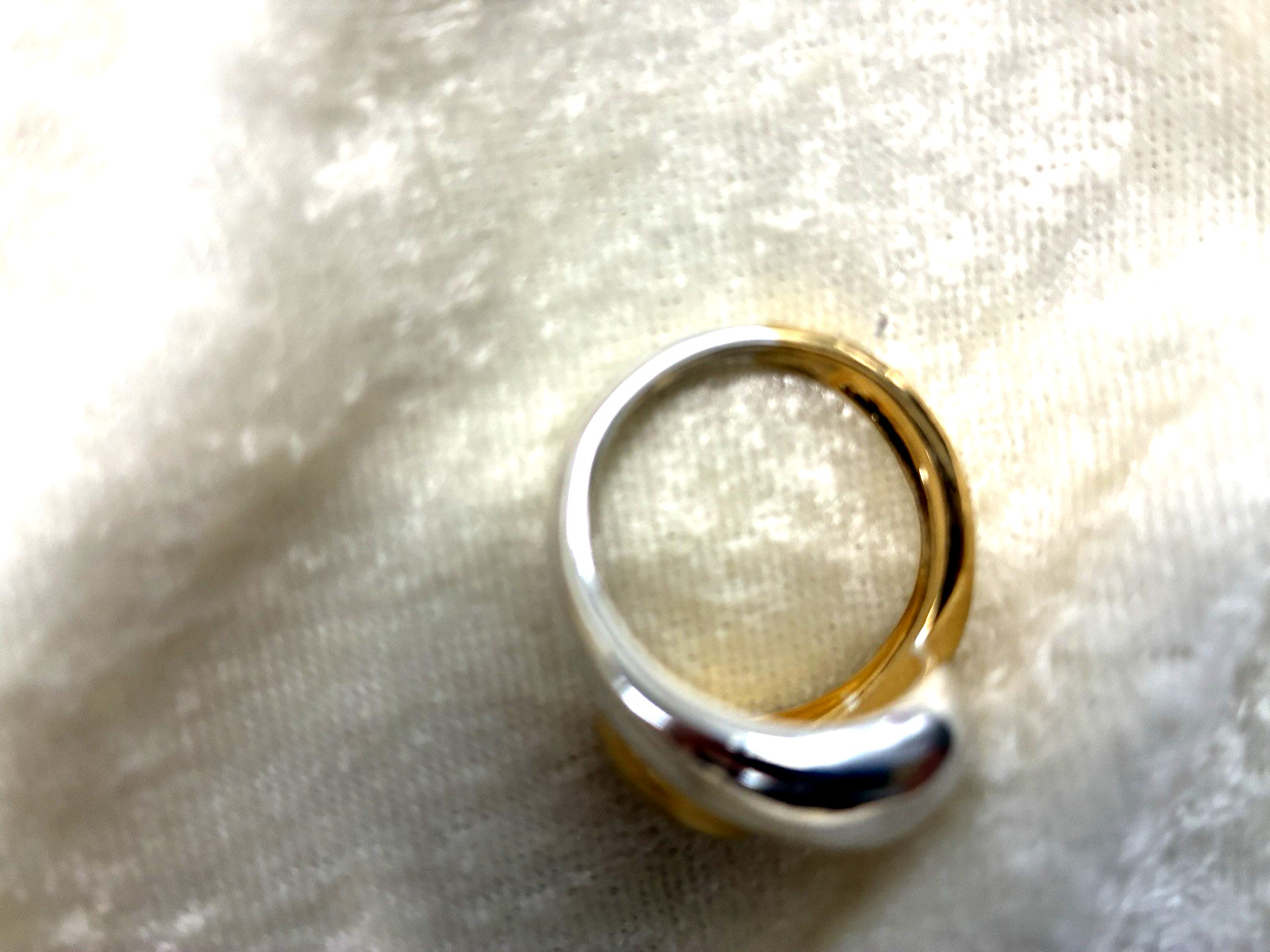 ULTRA FINE 950 SILVER & GOLD PLATED BOLD INTERLOCKING RING, SIZE 11 (M4835-52)