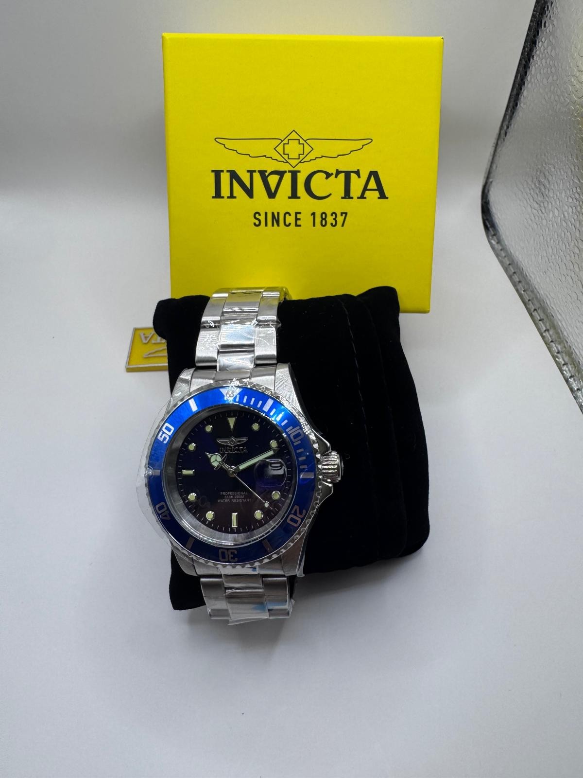 Invicta Pro Diver Men’s Quartz 200m Blue Dial/Bezel Stainless Bracelet w/Box