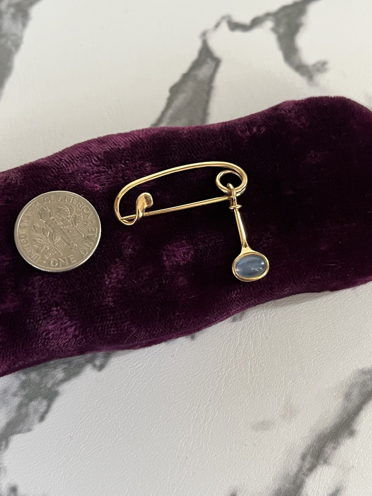 18k Marked 750 Torun Designer Pin Moonstone