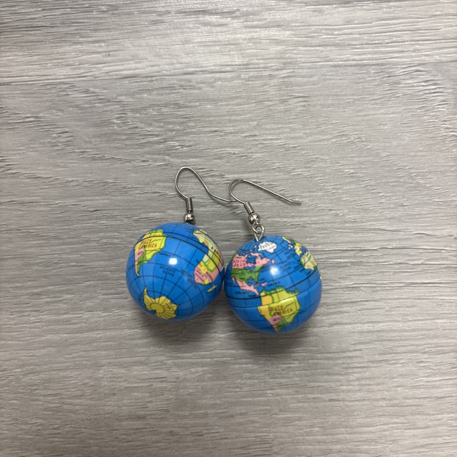 Vintage 80s World Earth Globe Map Earrings icebreakers world map