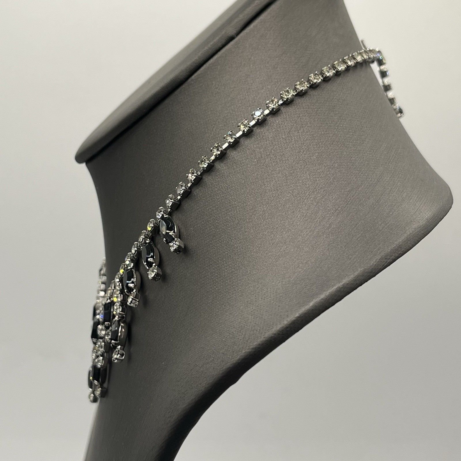 VTG Clear Colorless Black Rhinestones Necklace Clip-on Earrings Set Silver Tone
