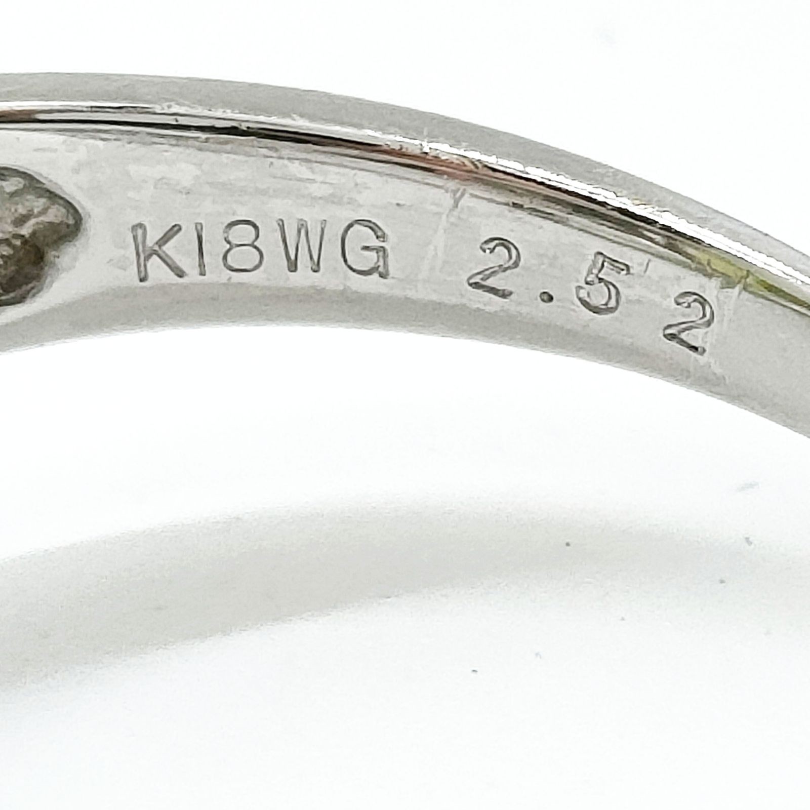 Jewelry Ring Peridot 2.52ct White Gold 2336011