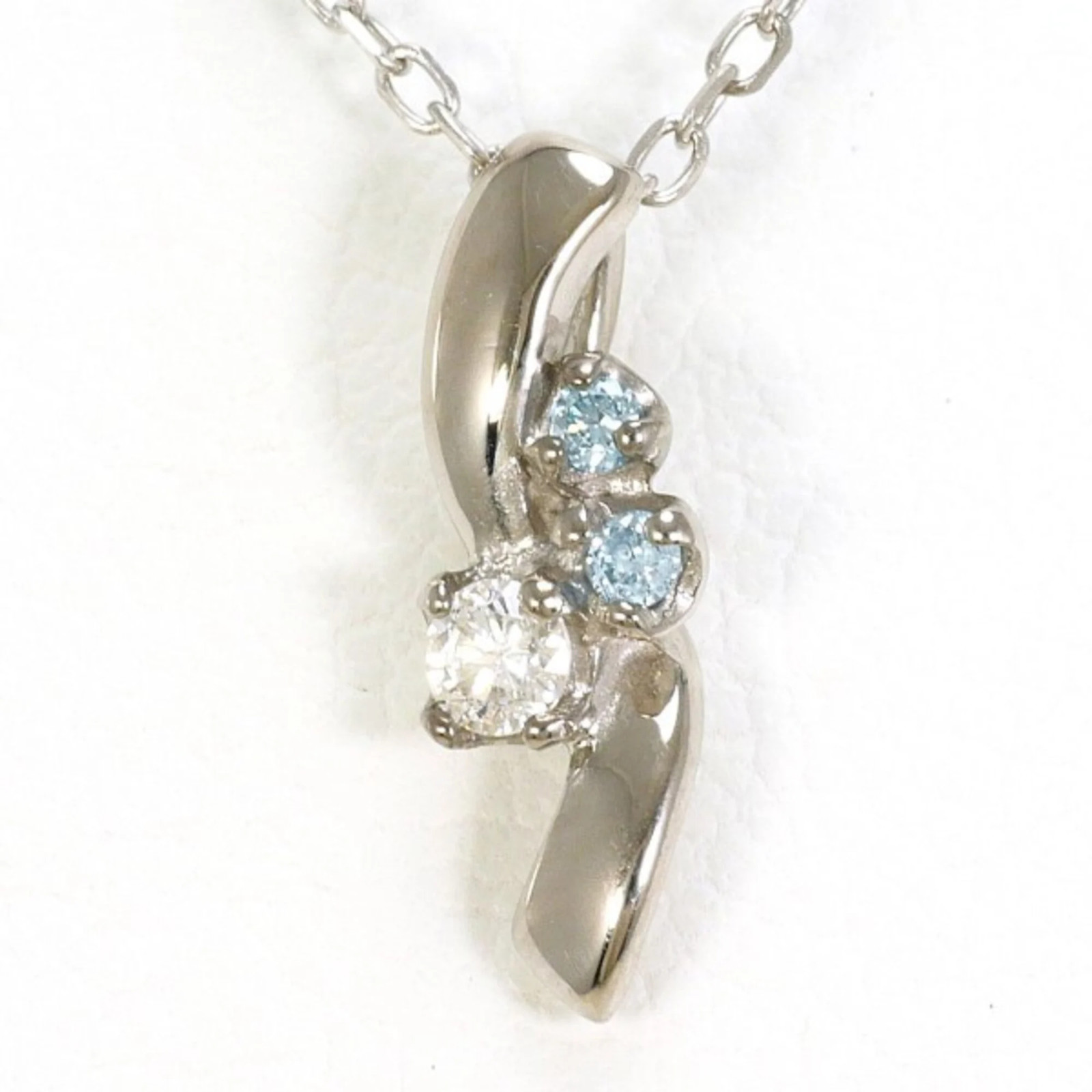 K10 10K WG White Gold Necklace with Blue Diamonds (Total 0.05g), T… GZl1i6di