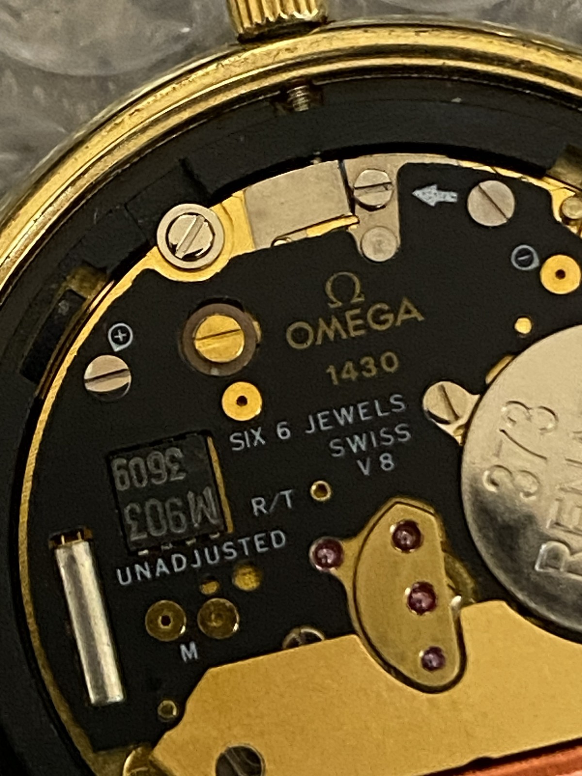 Vintage 1980s OMEGA De Ville Cal.1430 Quartz Gold Dial Date Men’s [NEAR MINT]