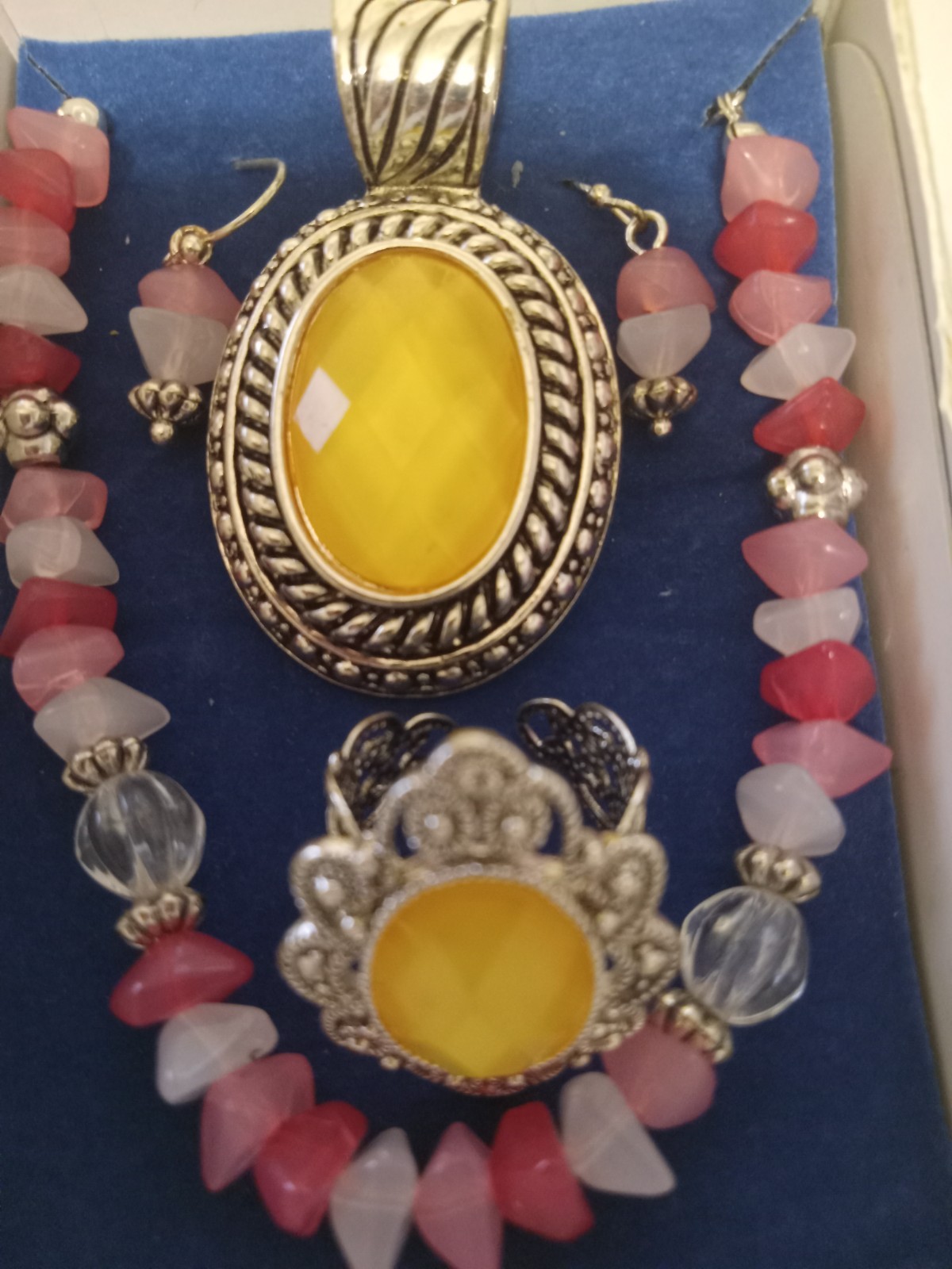 3 piece vintage set , Necklace, Earring & ring Set. 16″ +