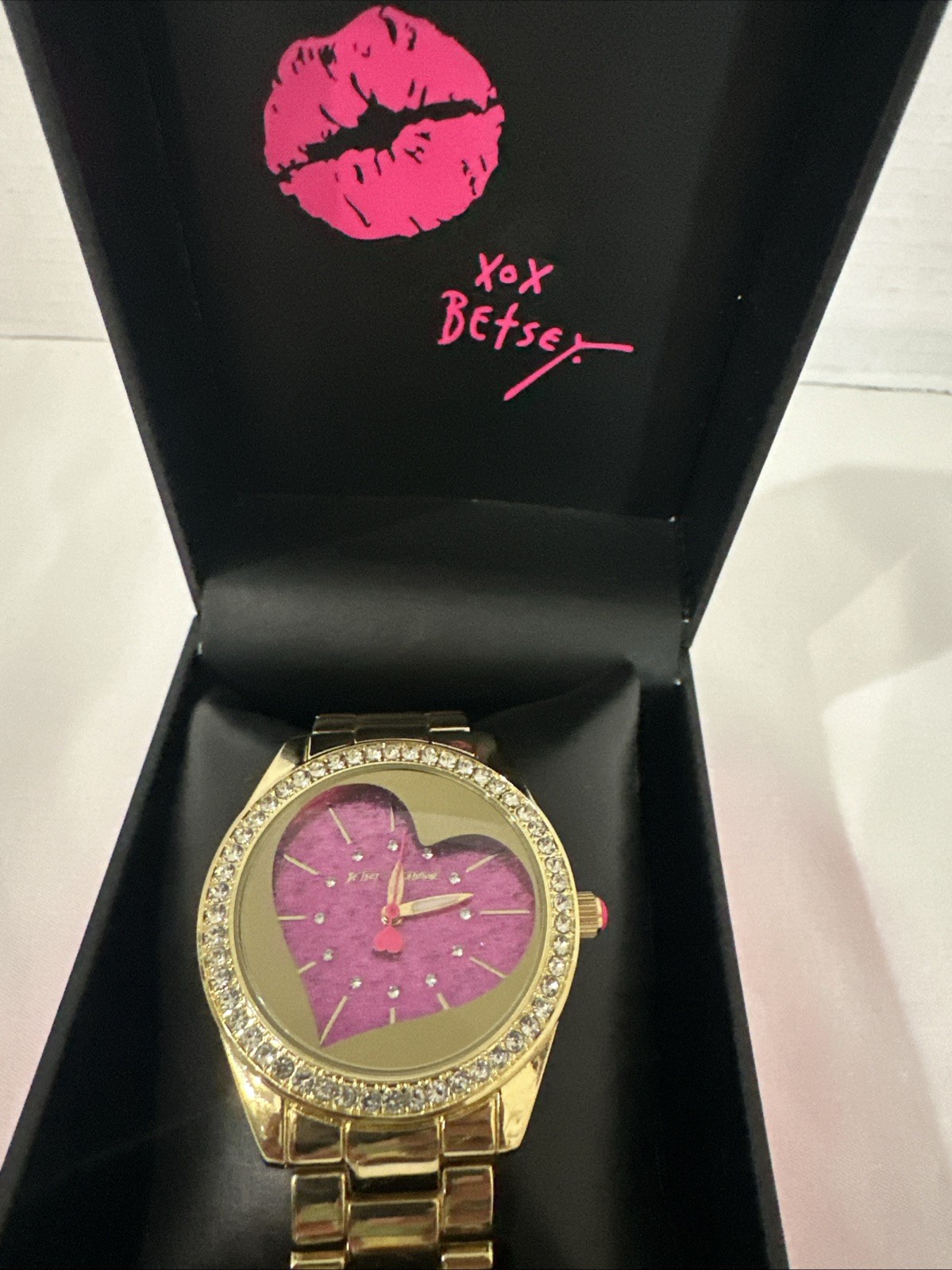 Betsey Johnson 💋 Link Band and Purple Glitter Heart w Crystals- Dial Watch