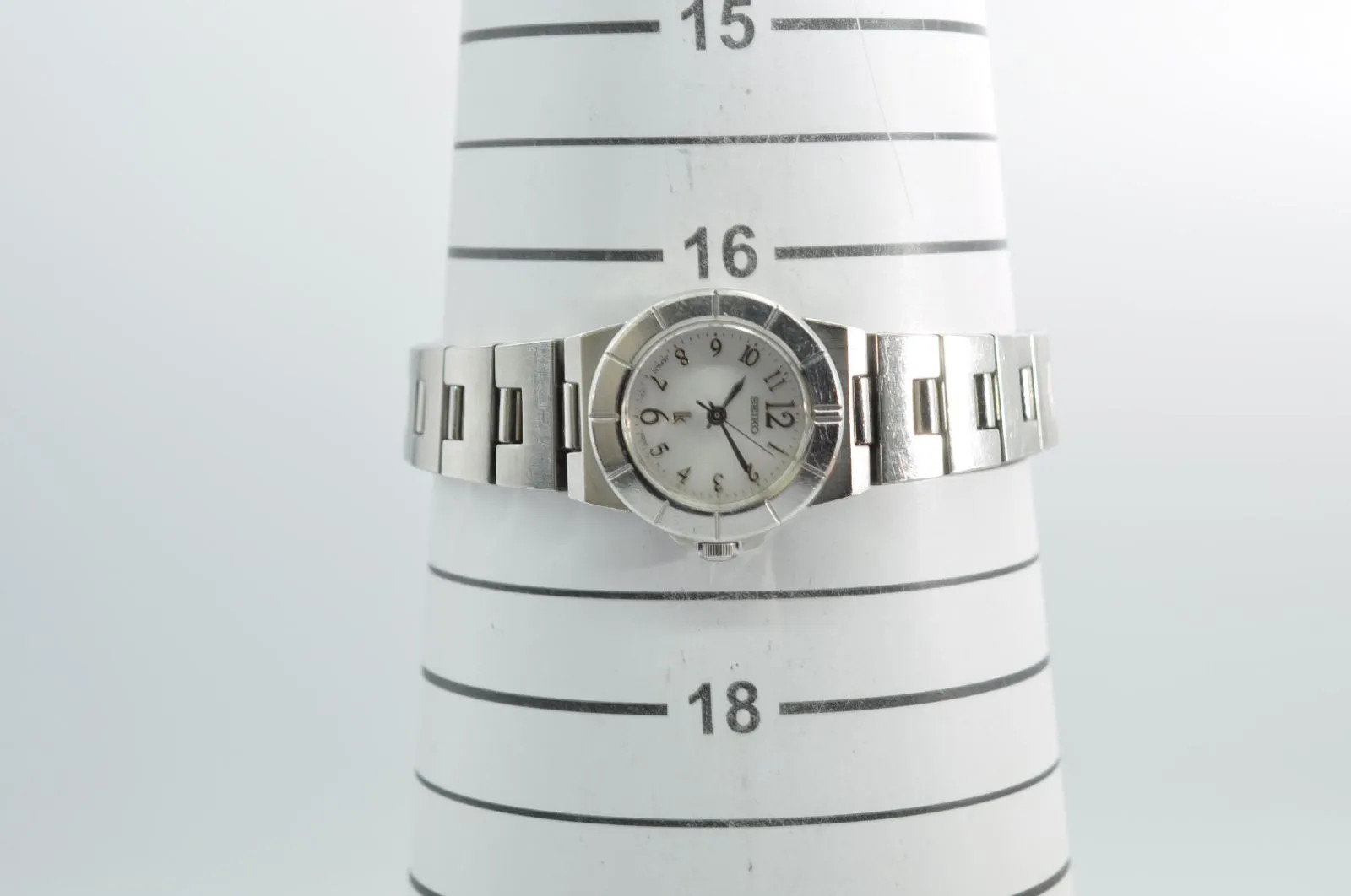 SEIKO Lukia 1F01-0L90 Quartz Watch, Women’s, Working Condition