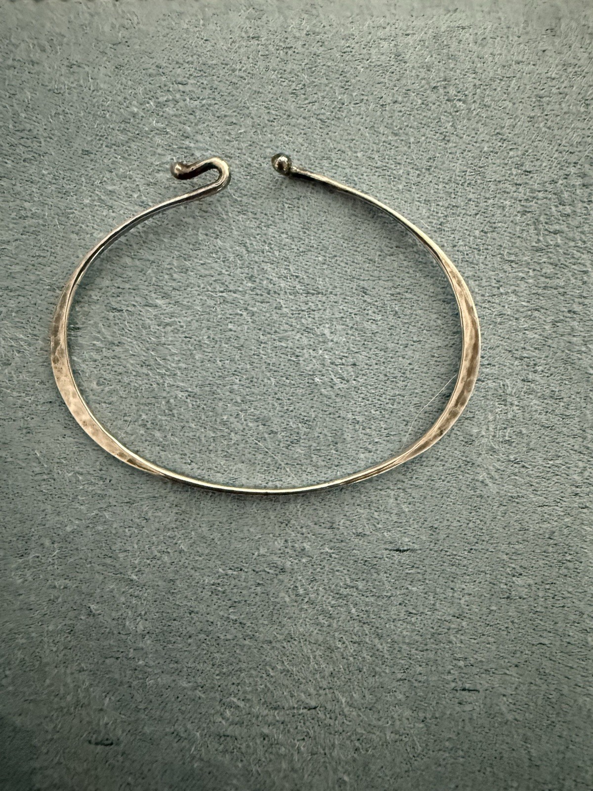JAMES AVERY Sterling Silver 925 Hammered Hook On Bracelet 6.5″