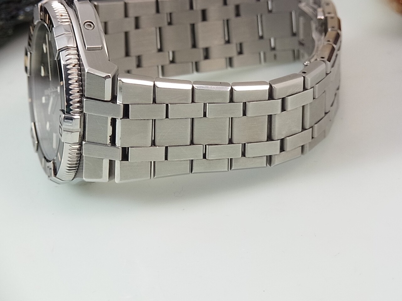 Maurice Lacroix AIKON Venture AI6058 Automatic Men’s Watch Ceramic Ø1 11/16in