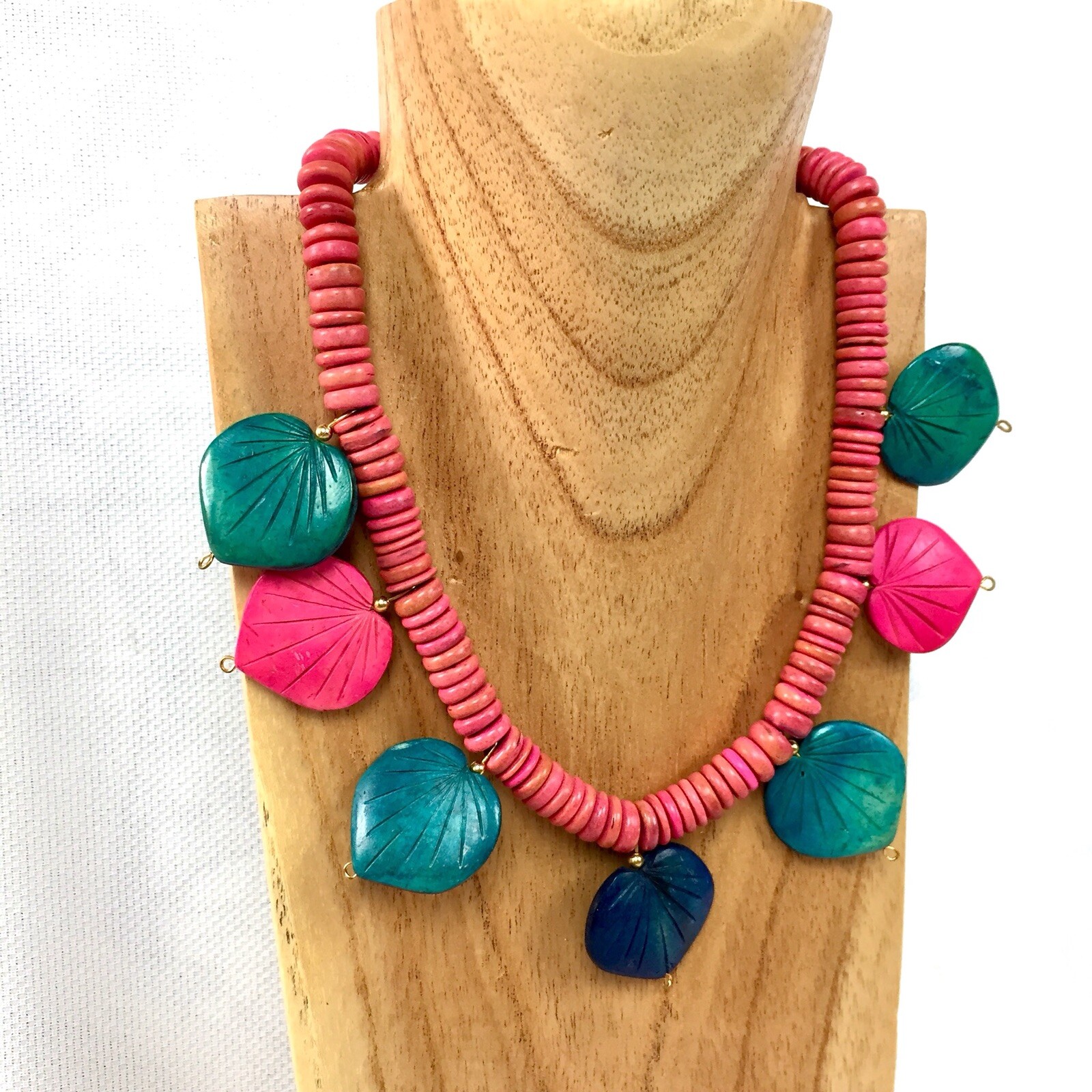 Vtg Tropical Wood Paradise Pink Leaf Necklace Womens Chunky Choker Necklace