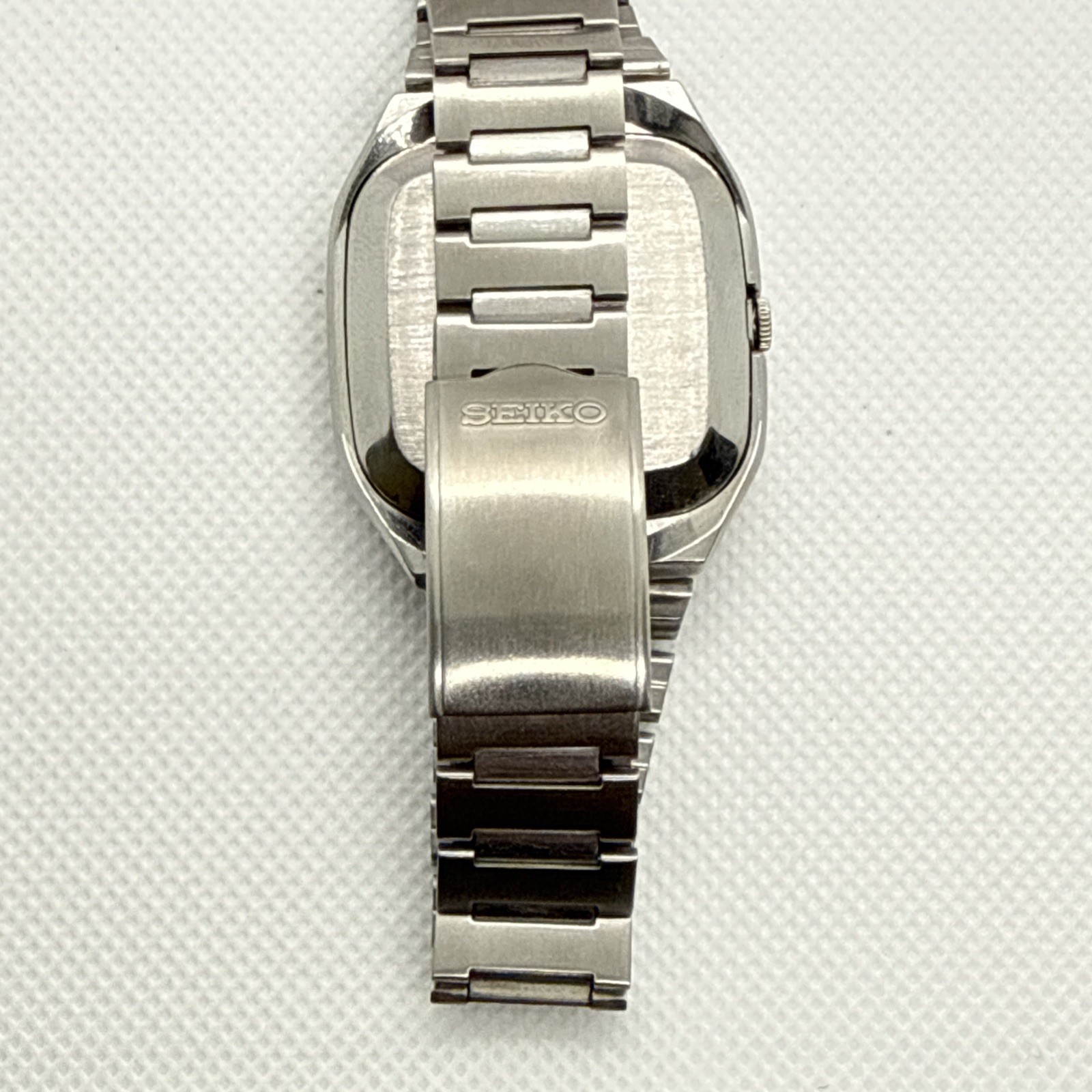 Vintage Seiko 5 7009-5820 Automatic Blue Dial TV Square Day Date Men’s Watch