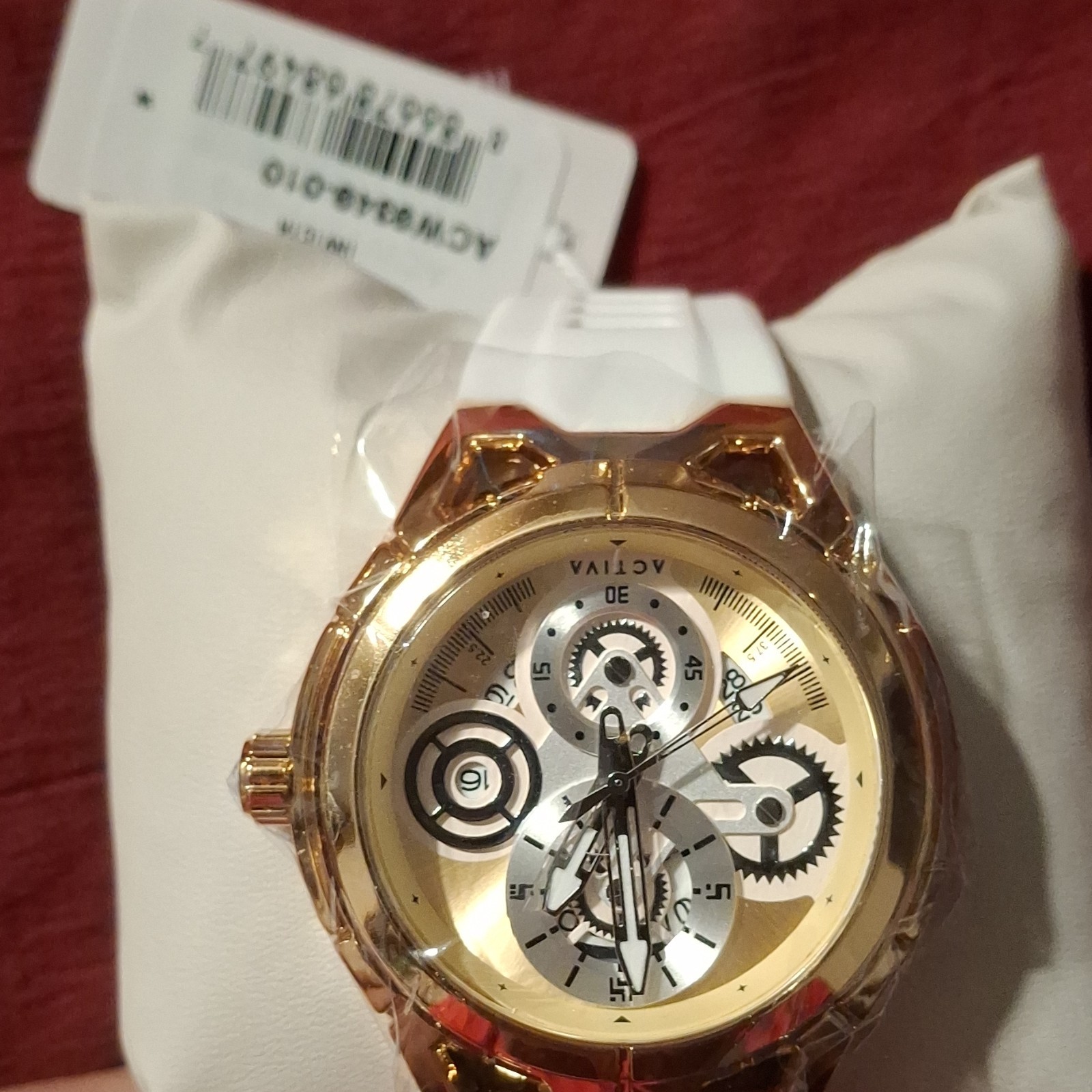 Activa Quartz Analog Watch Gold Tone Case White Rubber Strap Date Indicator