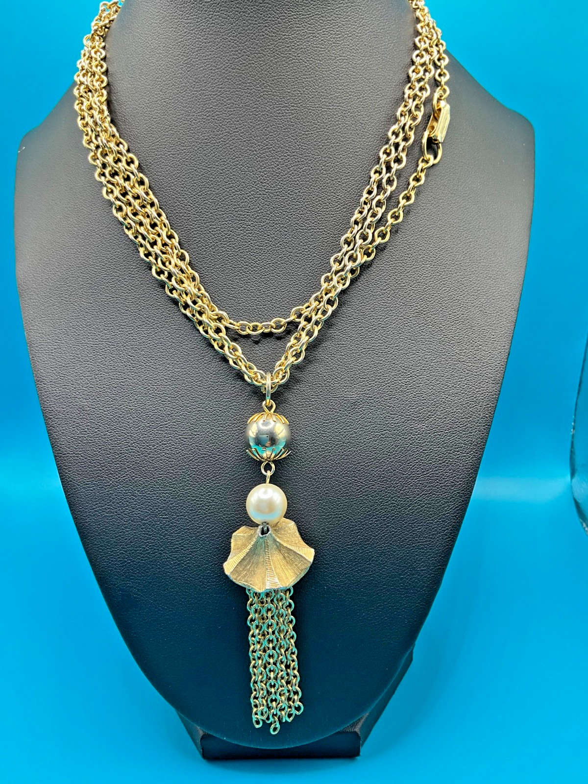 Vintage Gold Tone Tassel Pendant Necklace Faux Pearl Long Chain Statement Neckla