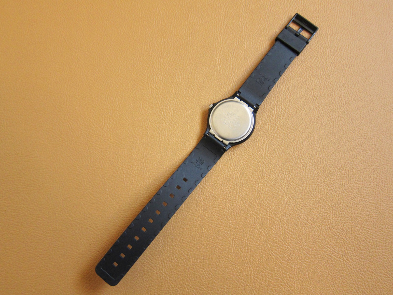 CASIO MQ-24 Unisex Quartz Watch w/ White Dial & Arabic Numerals
