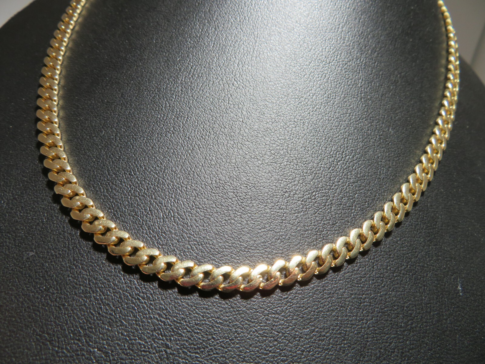 14K YG HOLLOW CUBAN CURB LINK CHAIN 22″ LONG 5.05 MM WIDE 22.04 grams (G132422)