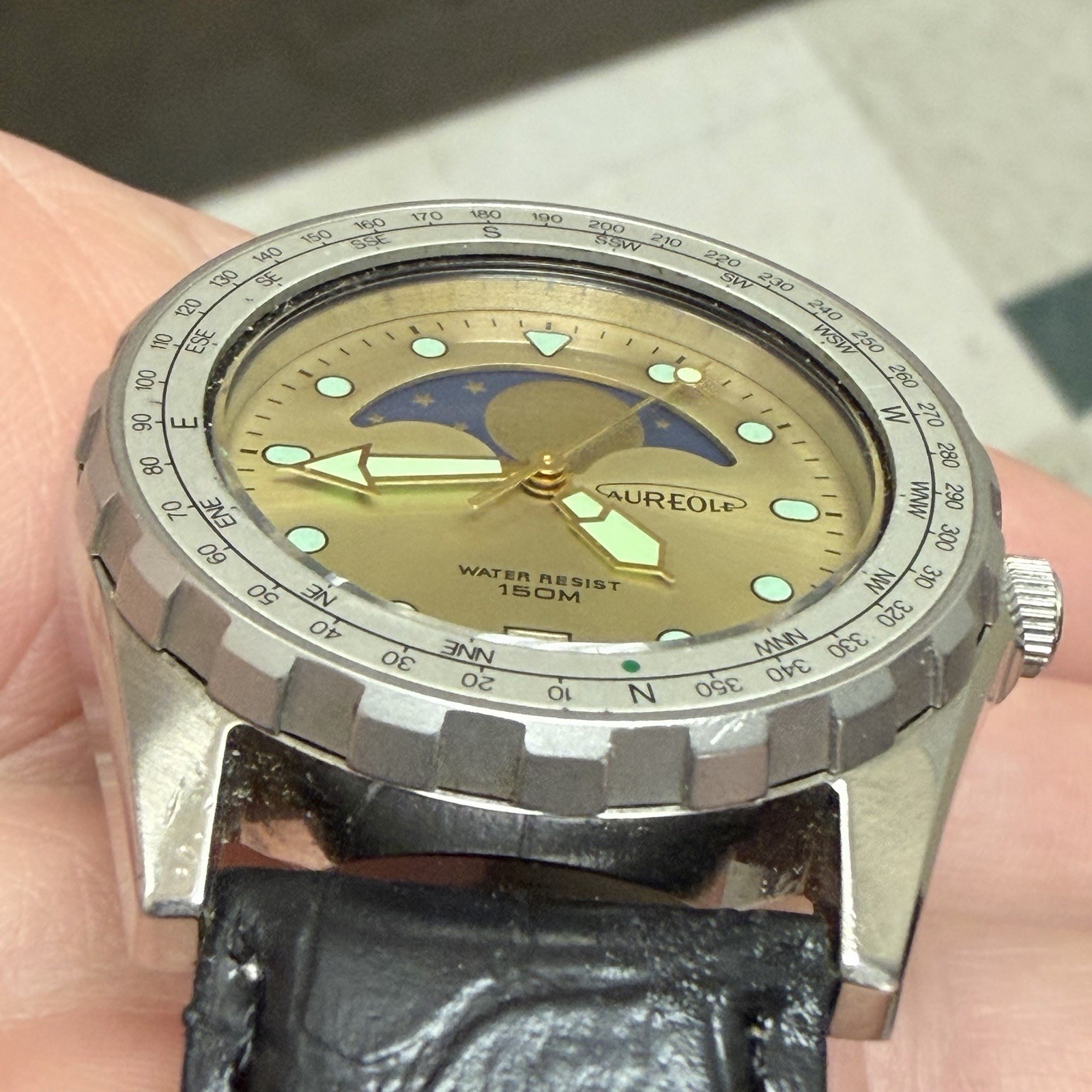 Vintage AUREOLE Moon Phase Quartz SW-224 Men’s 39mm Diver Watch Compass Bezel