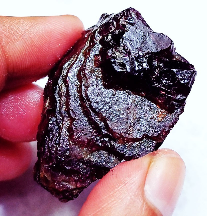 Natural Red Painite Rough Loose Gemstone 140.50+ Ct Certified Rough For Sale