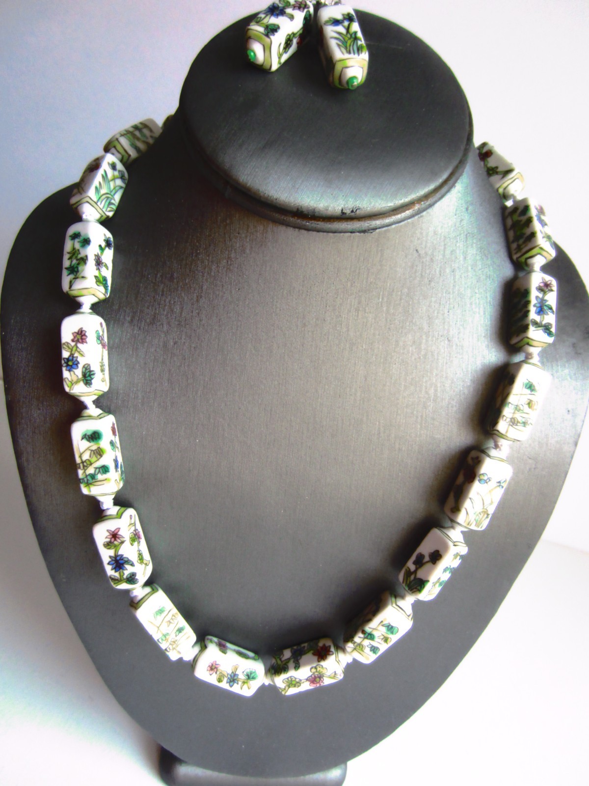 Vintage Porcelain Hand-painted Bead Necklace & Earrings Set Knotted 21.5 -24″