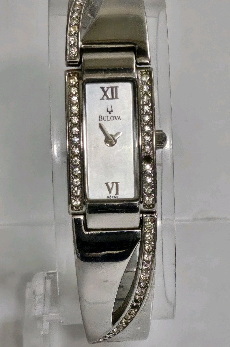 Beautiful Ladies Bulova Crystals Watch Bracelet New Battery Missing One Crystal