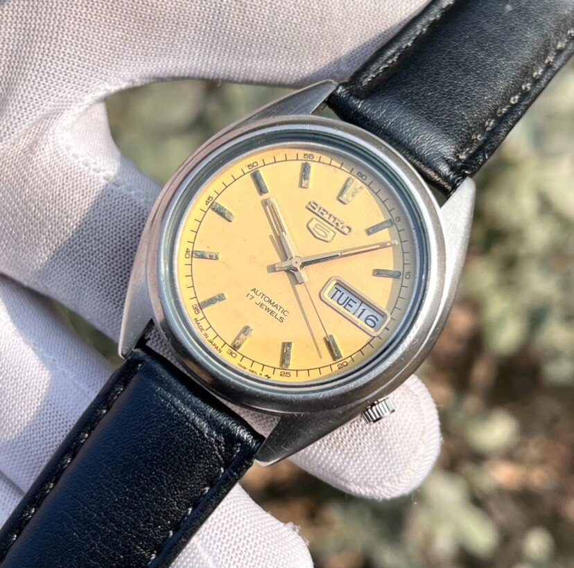 Vintage Seiko 5 Automatic Dress Formal Japan Made Men’s Watch 7009-3181