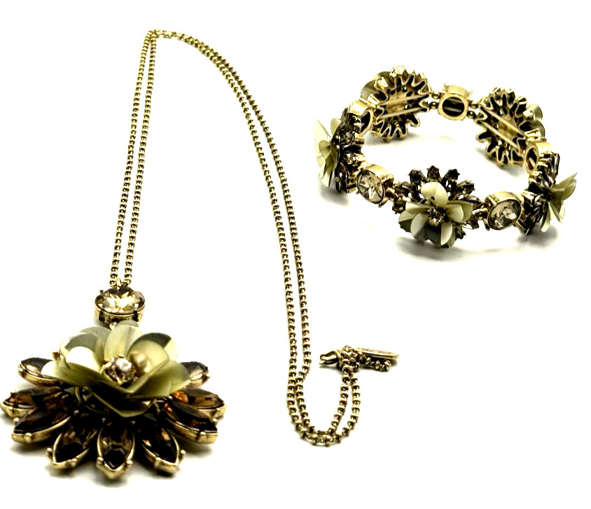 Ann Taylor 36″ Antique Gold Tone Sage Green Flower Pendant Necklace/Bracelet Set