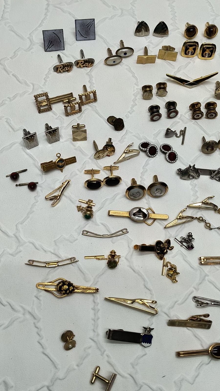 Vintage Tie Tacks Tie Bar Clips Cuff Links Lot Gold & Silver Tone 120 + Pieces
