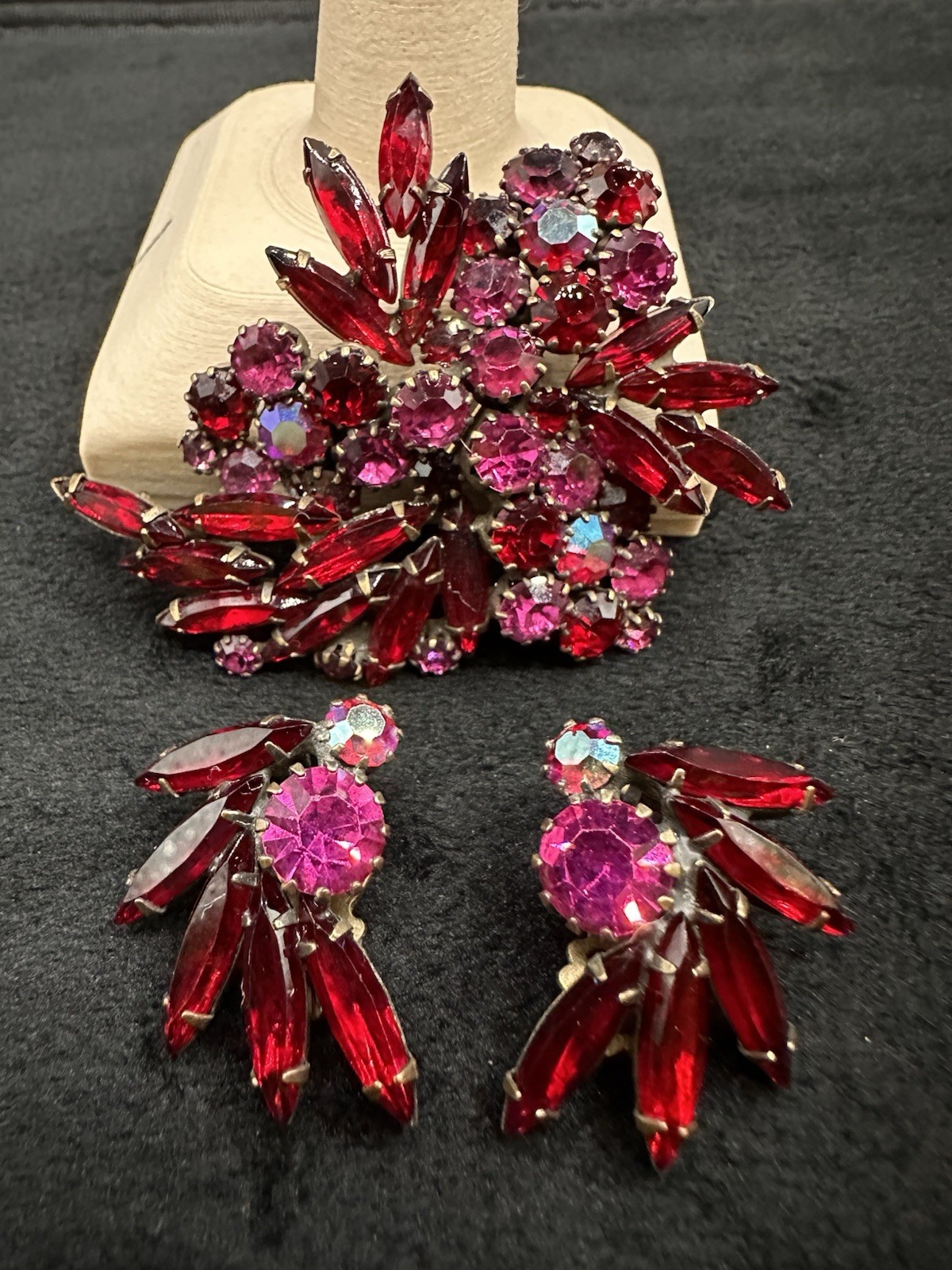 Vintage Estate Regency Aurora Borealis Pink Rhinestone Brooch Pin Clip Earrings