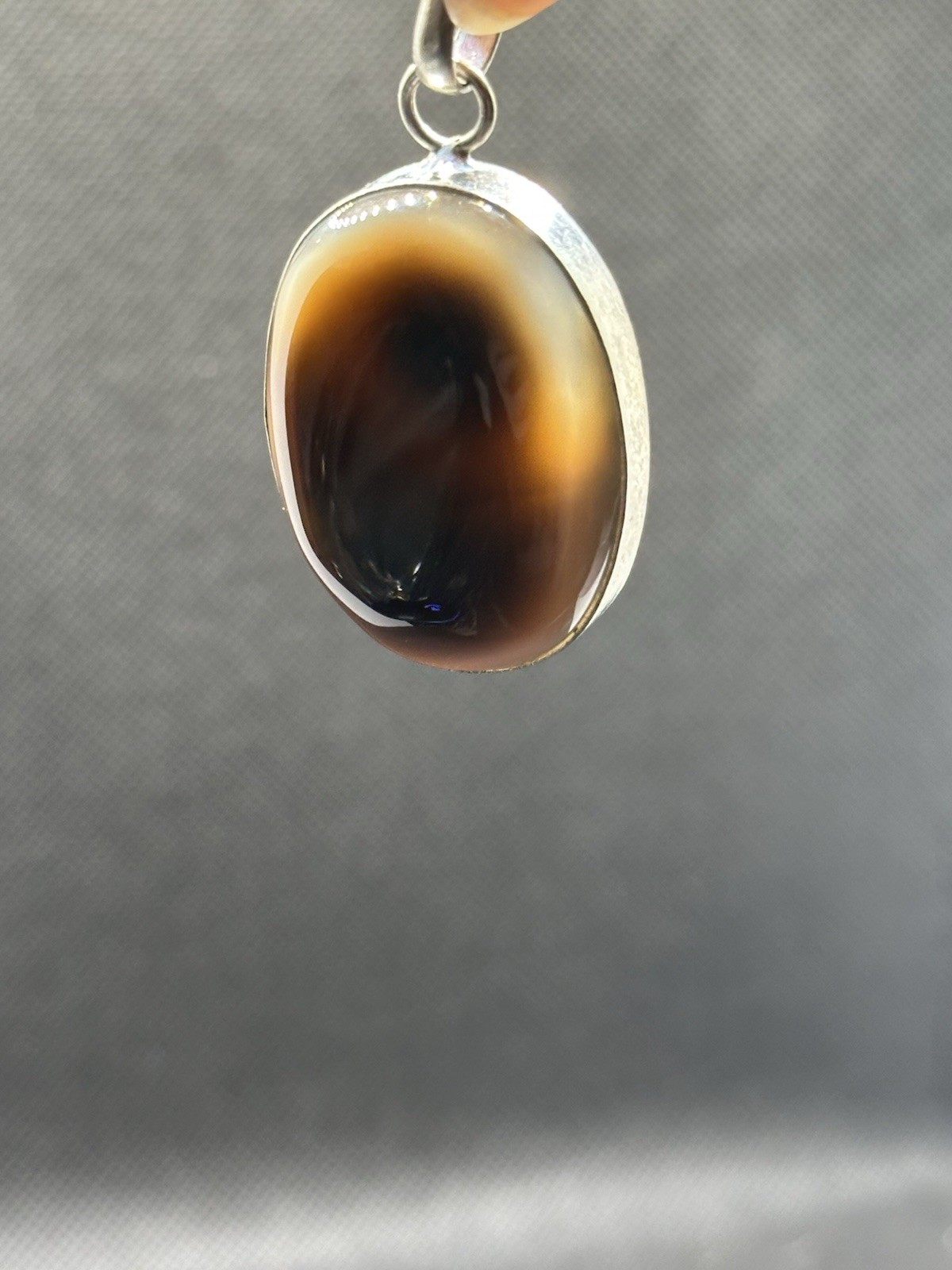 Beautiful Vintage Agate Protective, Grounding & Strength Gemstone Pendant