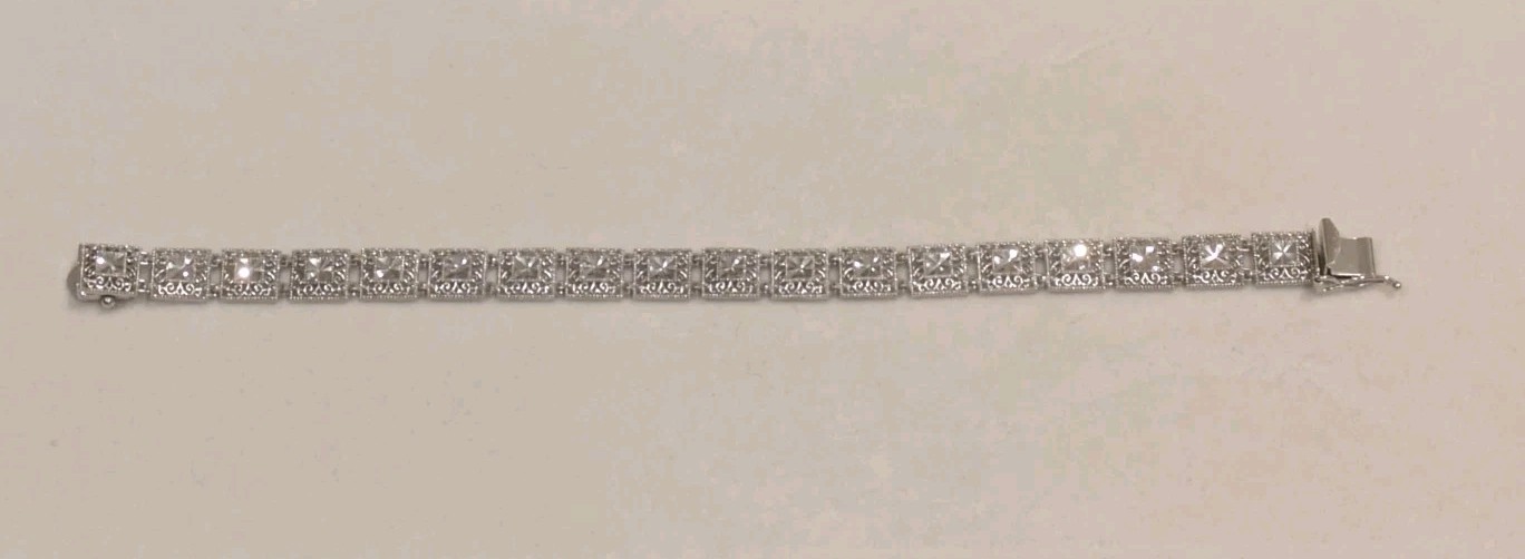 10kt White Gold 8.8mm Square Filigree Link Chain 7.25″ Bracelet 7.74 Grams