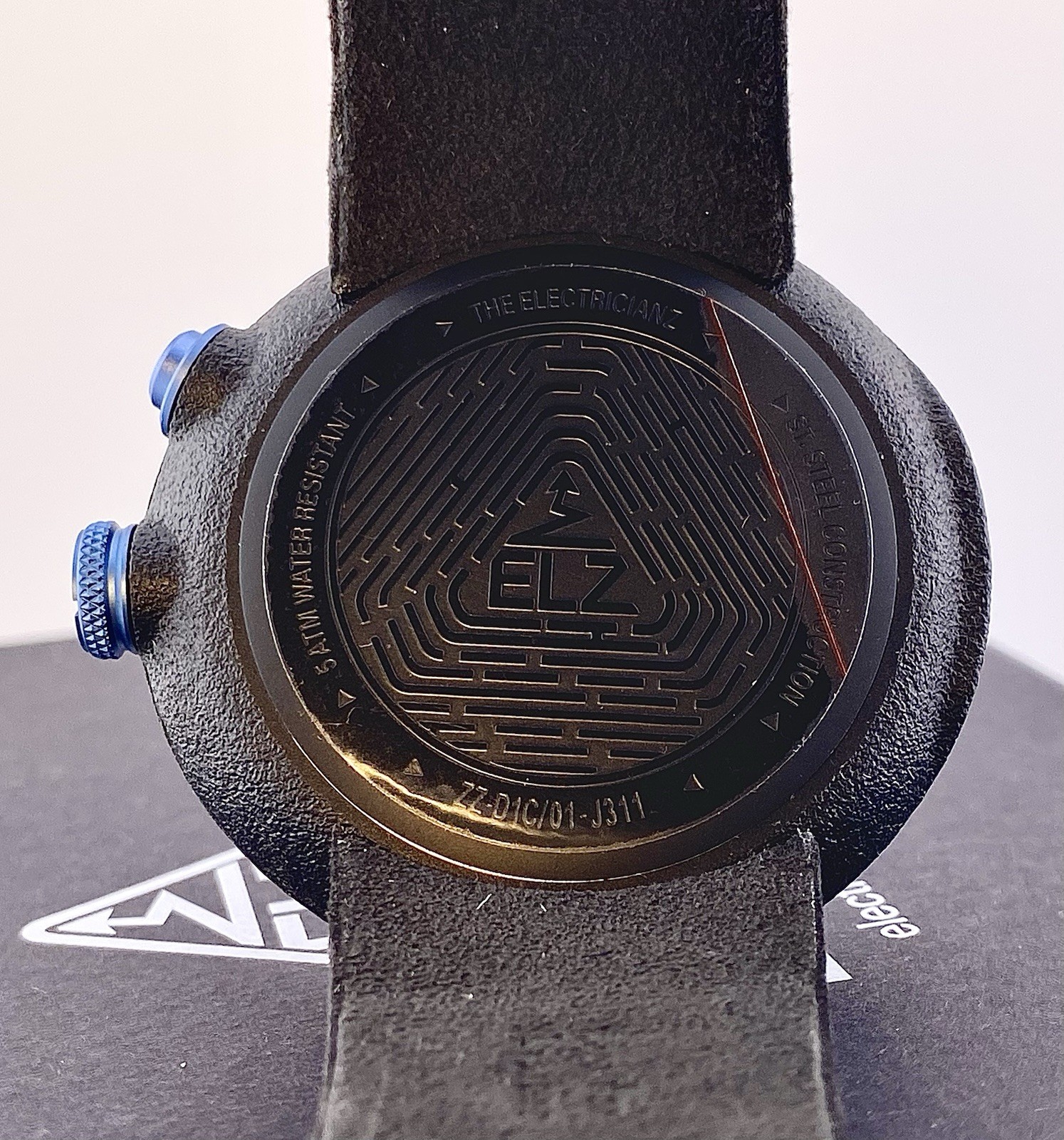 THE ELECTRICIANZ LABEL NOIR•AUTOMATIC•LED LIGHTING•BRAND NEW•BOX & PAPERS