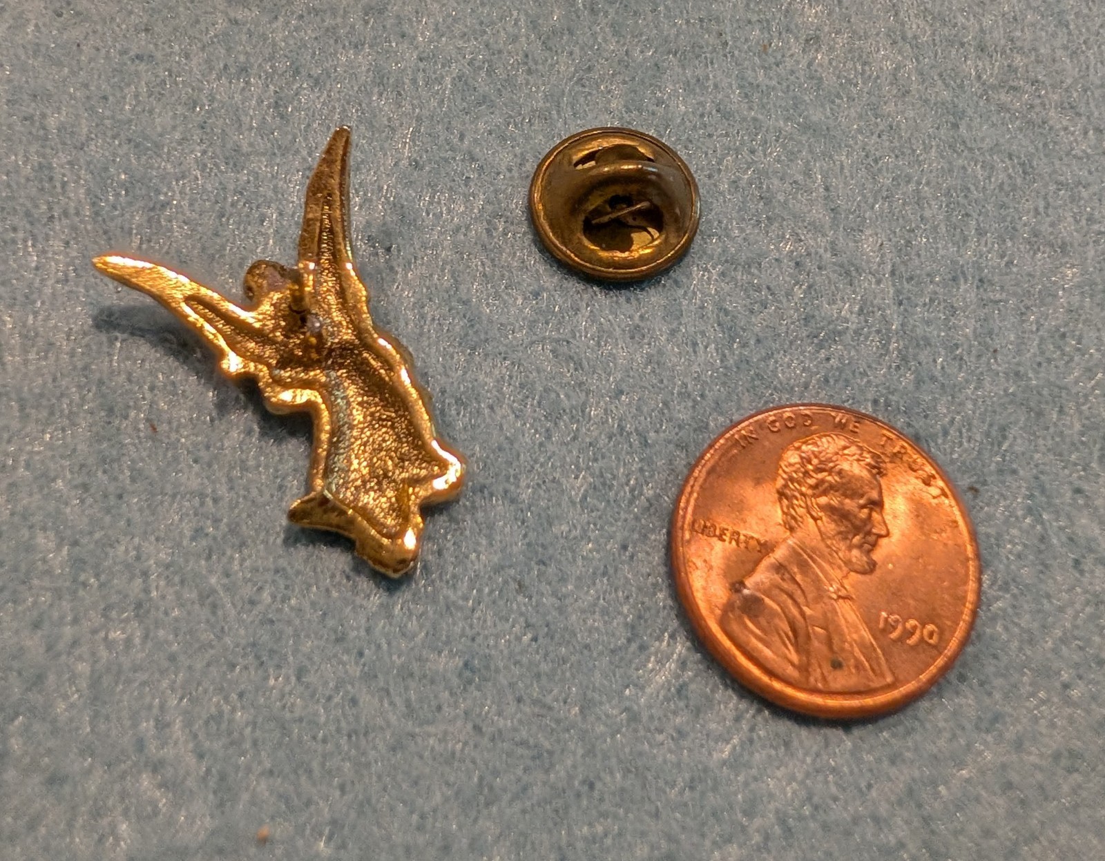 Gold Tone Metal Angel Pinback Lapel Pin, Angels Religious Theme, No Stone