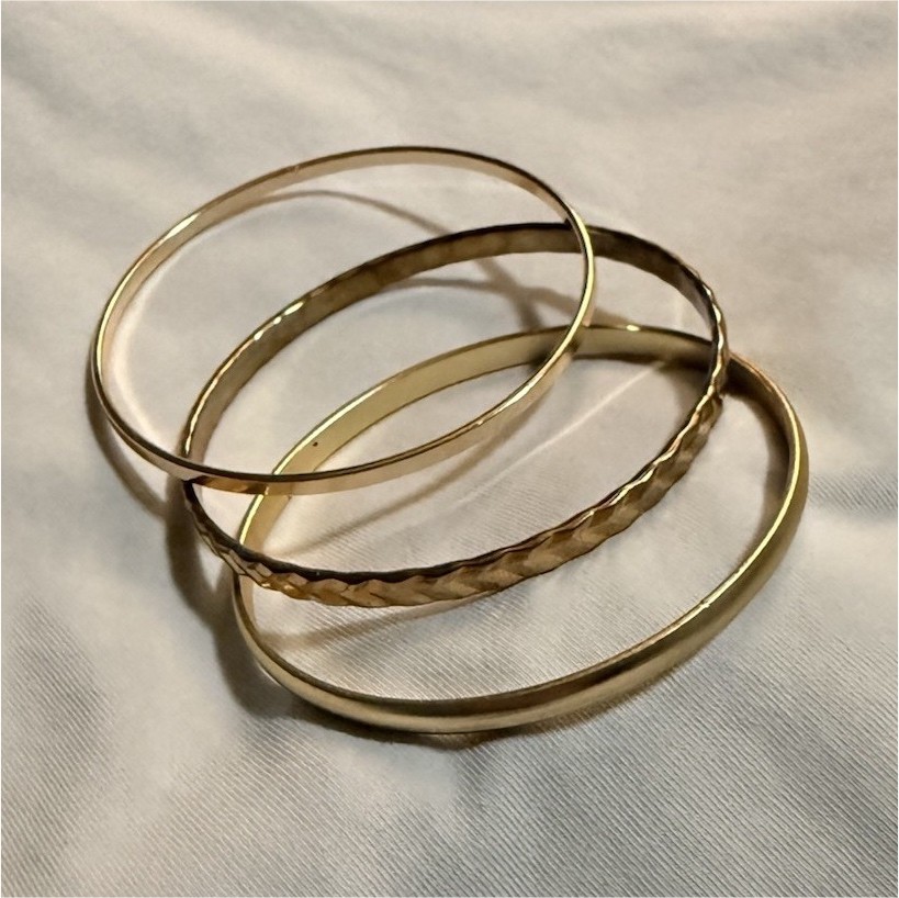 Lot of 3 Gold Tone Bangle Bracelet Set, Gold Color, Round, No Stone